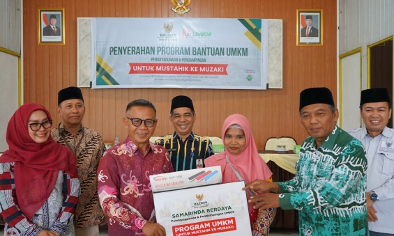 Pelaksanaan Penyerahan Bantuan UMKM oleh BAZNAS Kota Samarinda di Kecamatan Sambutan